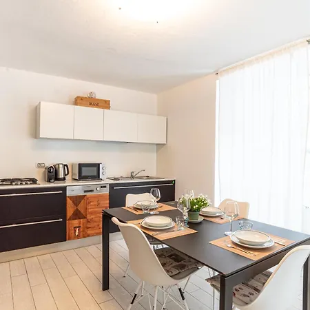 Casa Vittoria Tatil Evi *